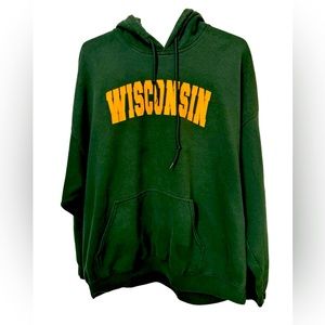 Vintage Wisconsin State Green Yellow Collegiate Men’s 2XL Hoodie